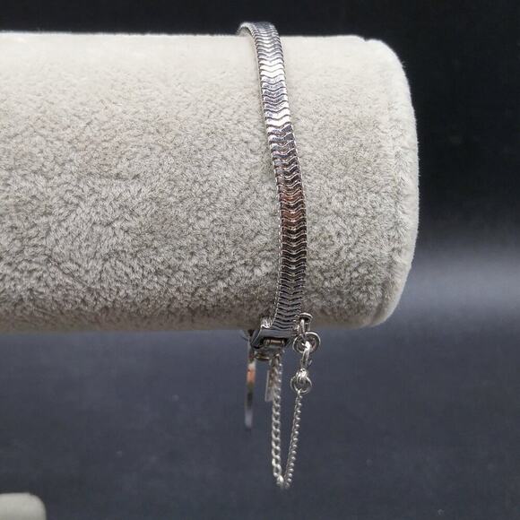 Vintage Monet Mid-Century Snake Chain Bracelet, Engravable Disk, 7 Inches - Picture 10 of 13